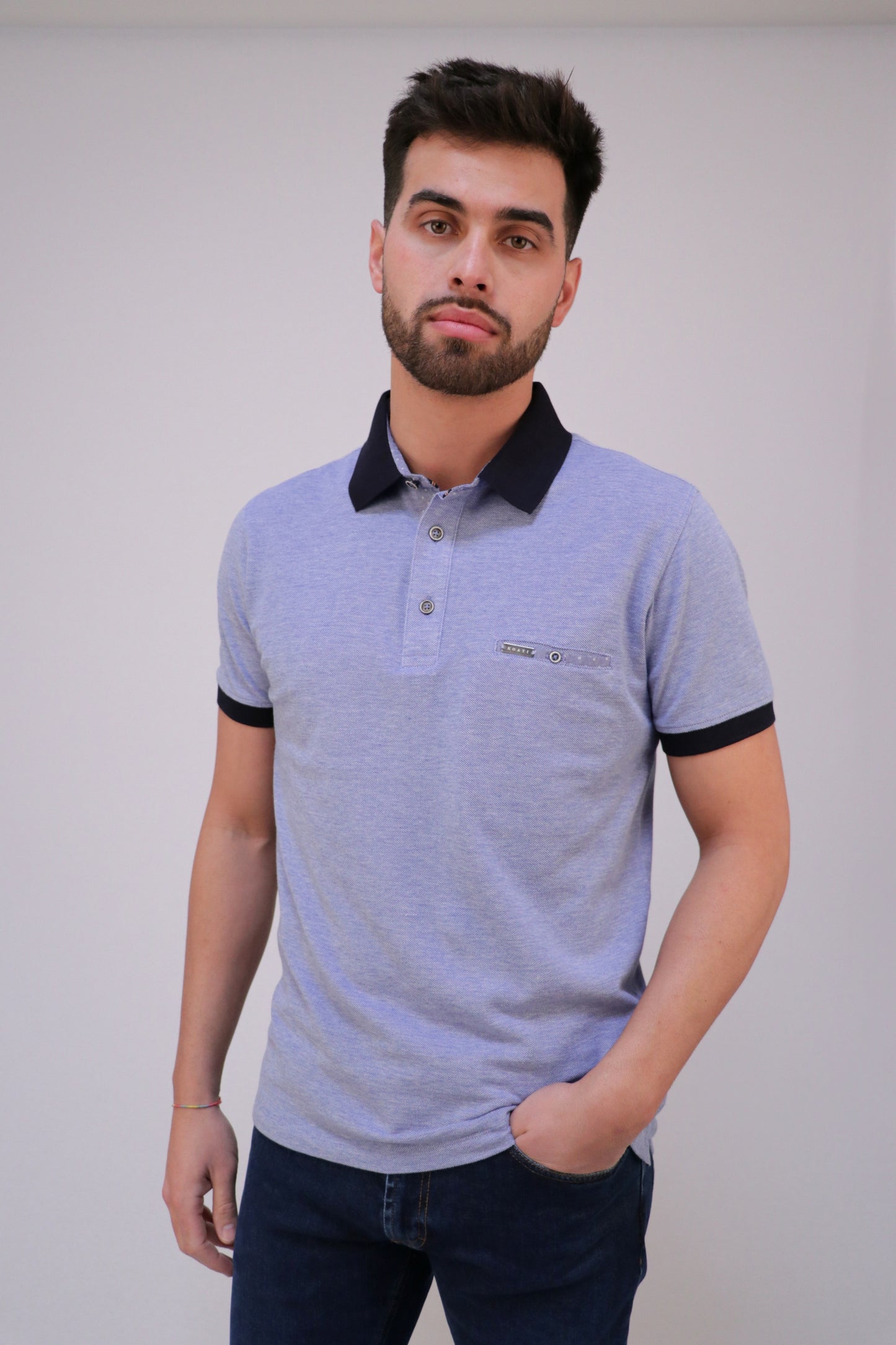 Polo Piqué Vanizado Com Colarinho E Bolso Interior