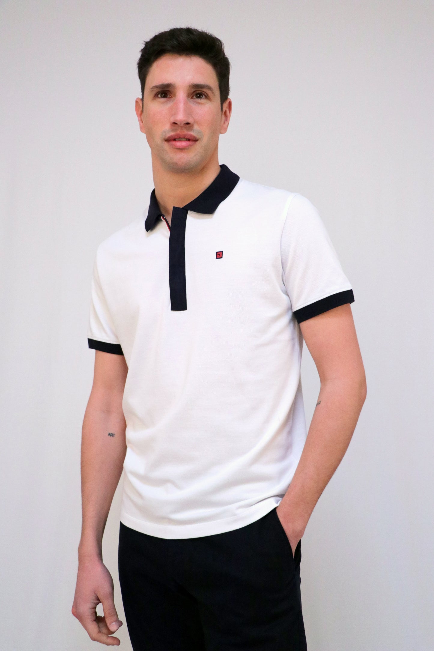 Polo Piqué com Fecho e Tecido Poliester