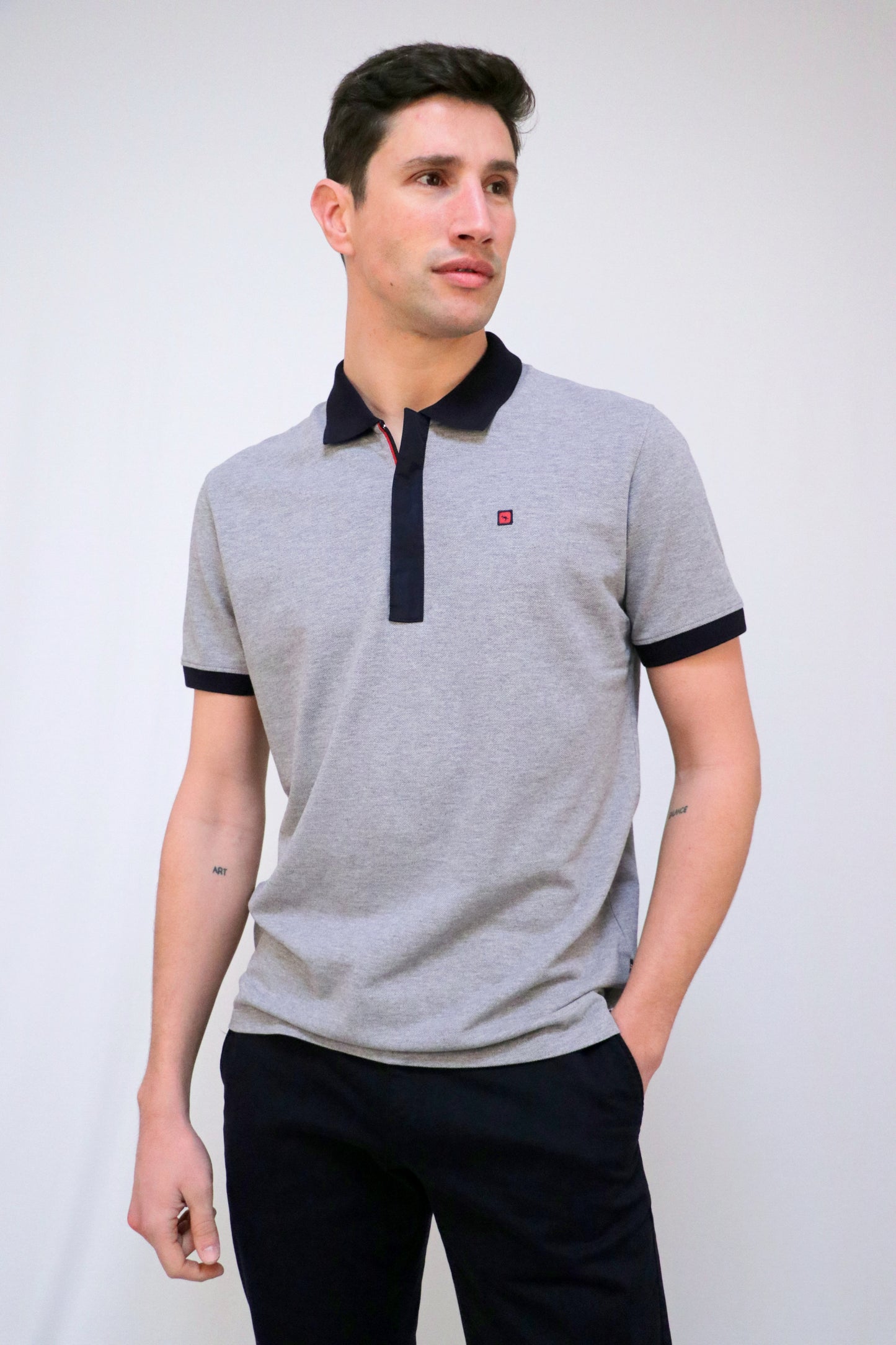 Polo Piqué com Fecho e Tecido Poliester