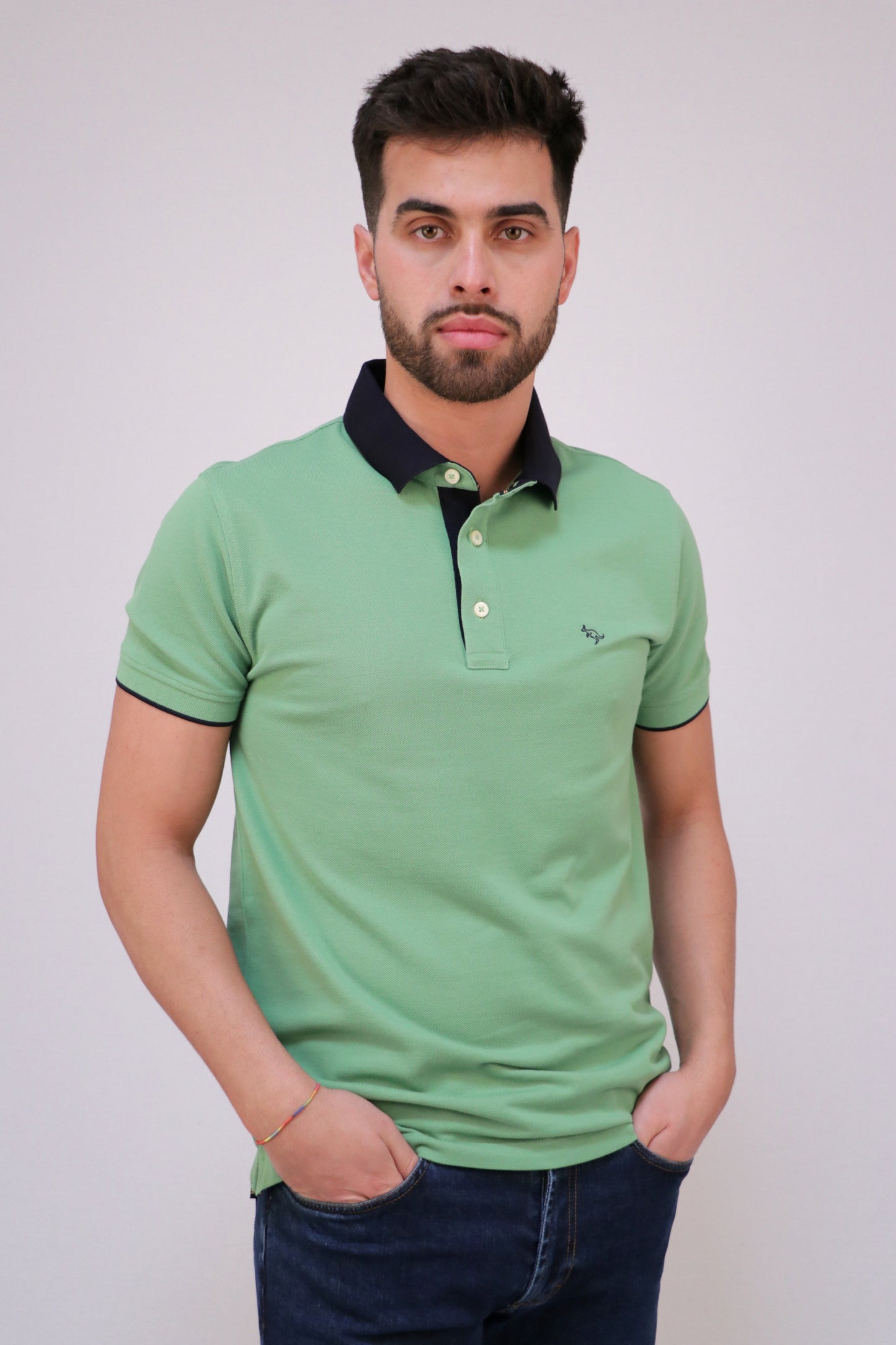Polo Piqué Golas Em Contraste