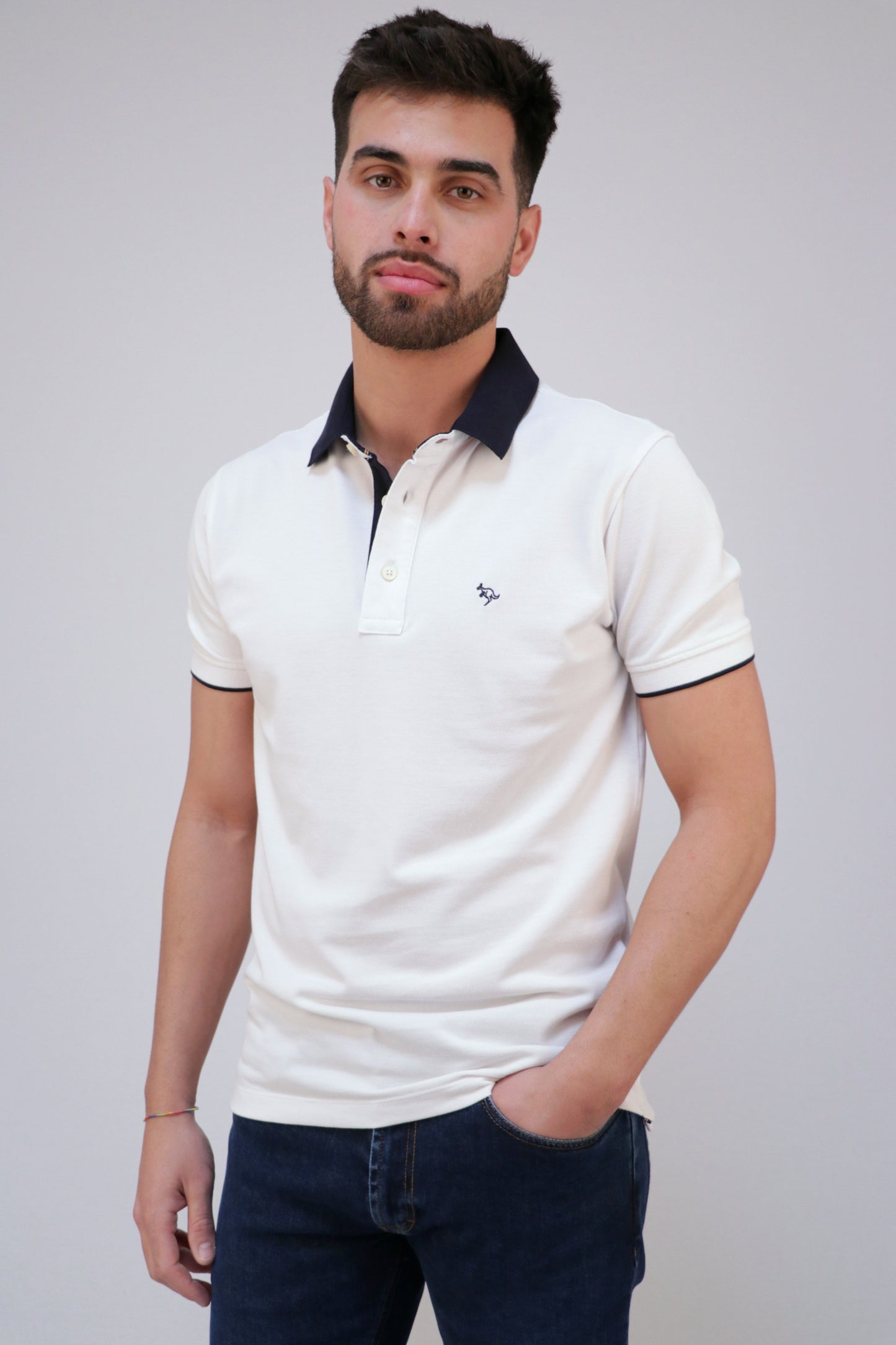 Polo Piqué Golas Em Contraste