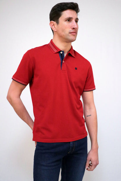 Polo Piqué com Gola e Punhos Risca Jacquard